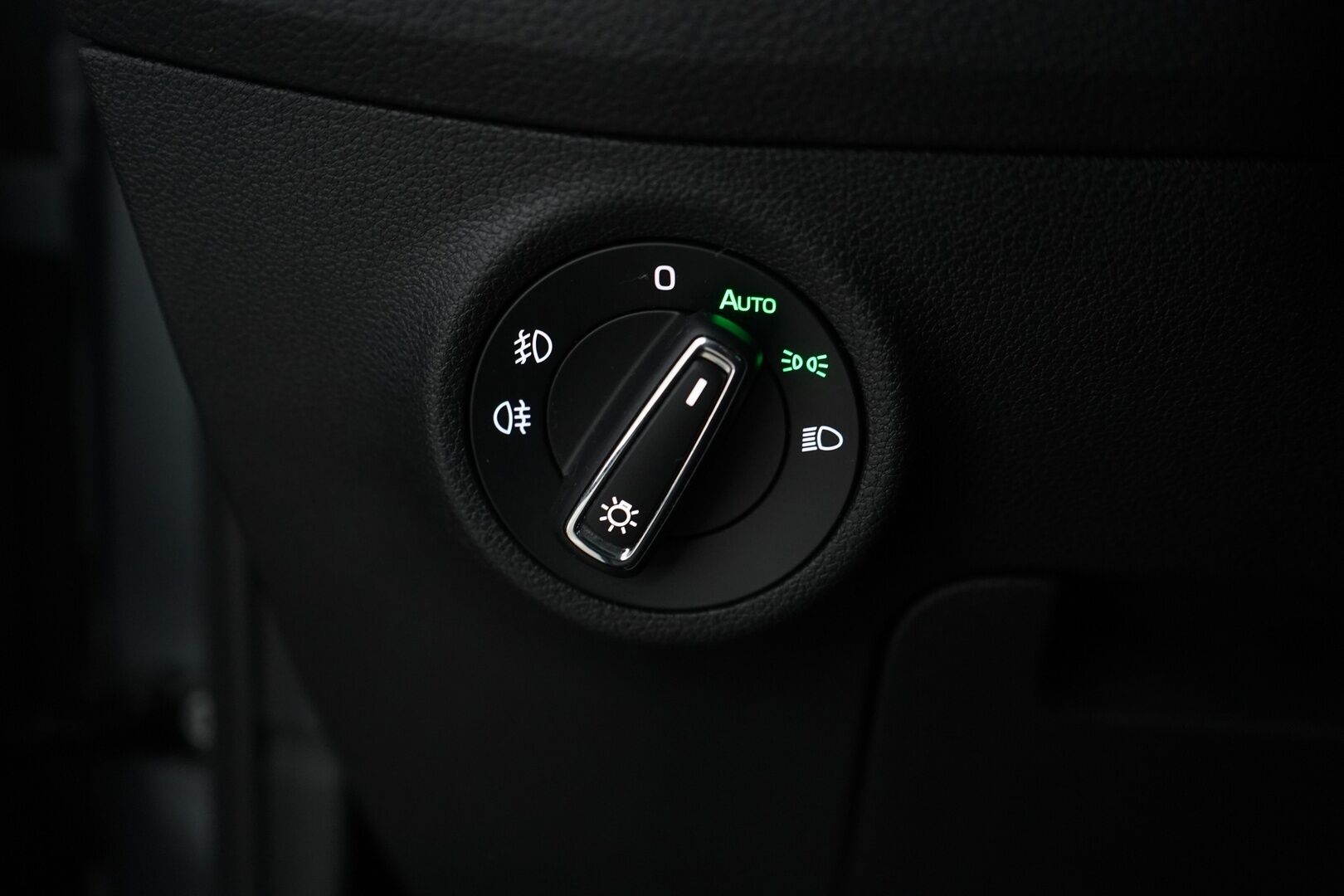 SKODA KODIAQ 2018 2.0 TSI 4x4 Style DSG aut. *ACC / Kamera / Koukku / Webasto* - Juuri huollettu / Kahdet renkaat ja vanteet 