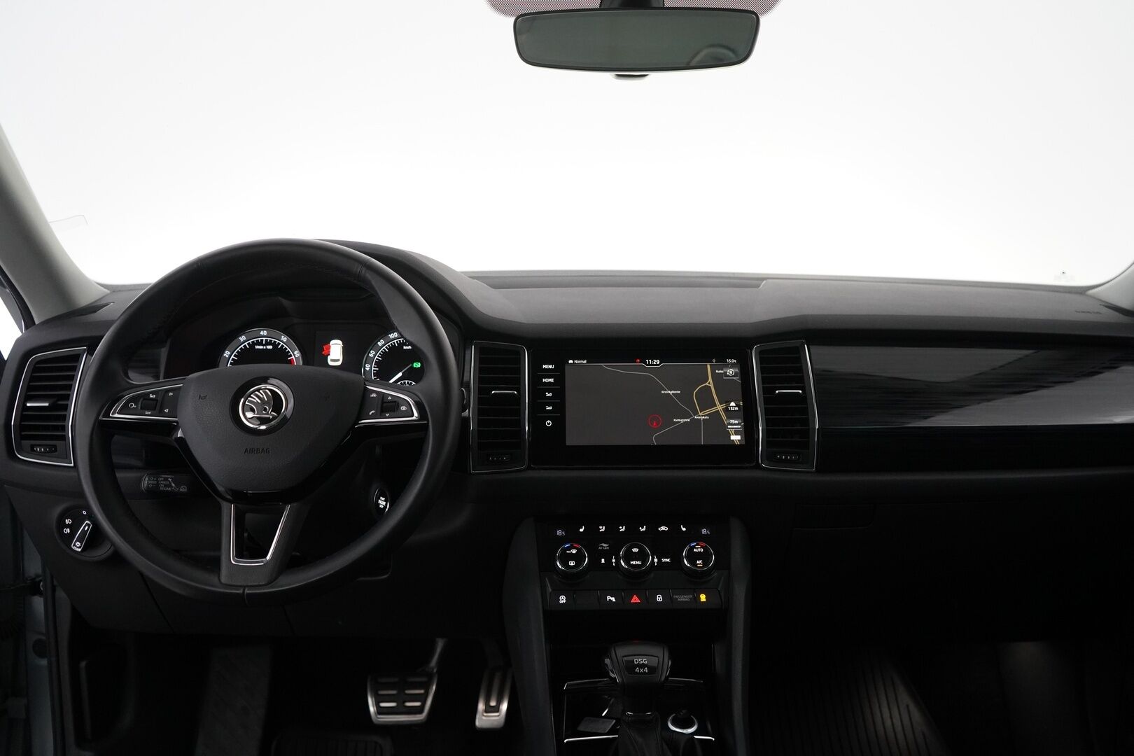 SKODA KODIAQ 2018 2.0 TSI 4x4 Style DSG aut. *ACC / Kamera / Koukku / Webasto* - Juuri huollettu / Kahdet renkaat ja vanteet 