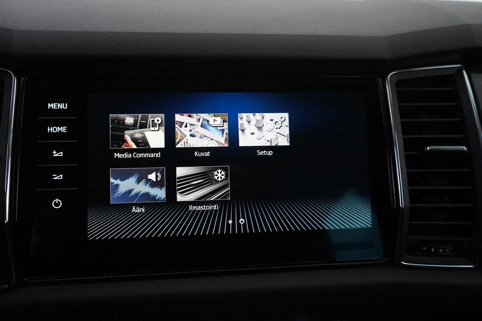 SKODA KODIAQ 2018 2.0 TSI 4x4 Style DSG aut. *ACC / Kamera / Koukku / Webasto* - Juuri huollettu / Kahdet renkaat ja vanteet 