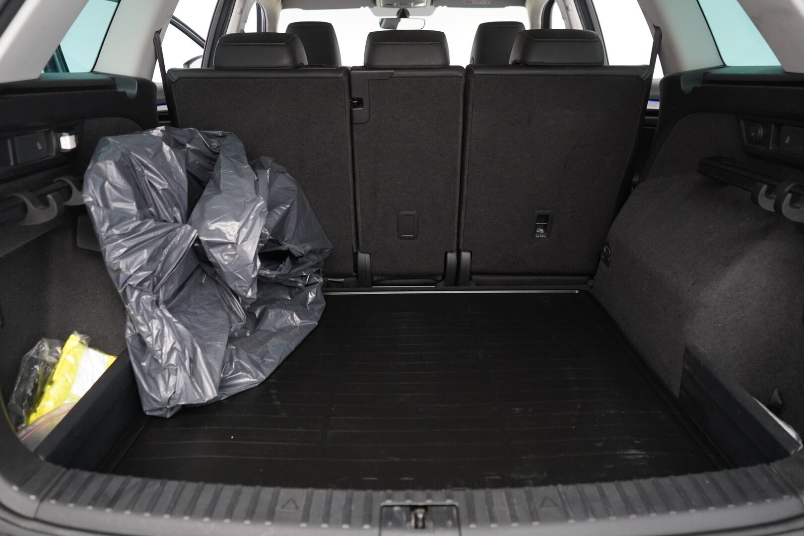 SKODA KODIAQ 2018 2.0 TSI 4x4 Style DSG aut. *ACC / Kamera / Koukku / Webasto* - Juuri huollettu / Kahdet renkaat ja vanteet 