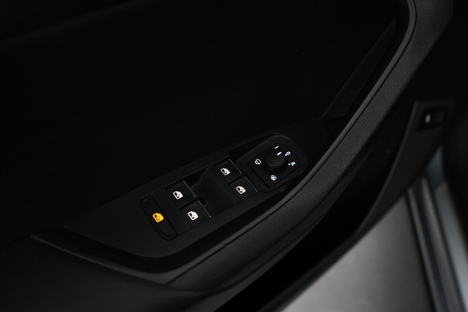 SKODA KODIAQ 2018 2.0 TSI 4x4 Style DSG aut. *ACC / Kamera / Koukku / Webasto* - Juuri huollettu / Kahdet renkaat ja vanteet 