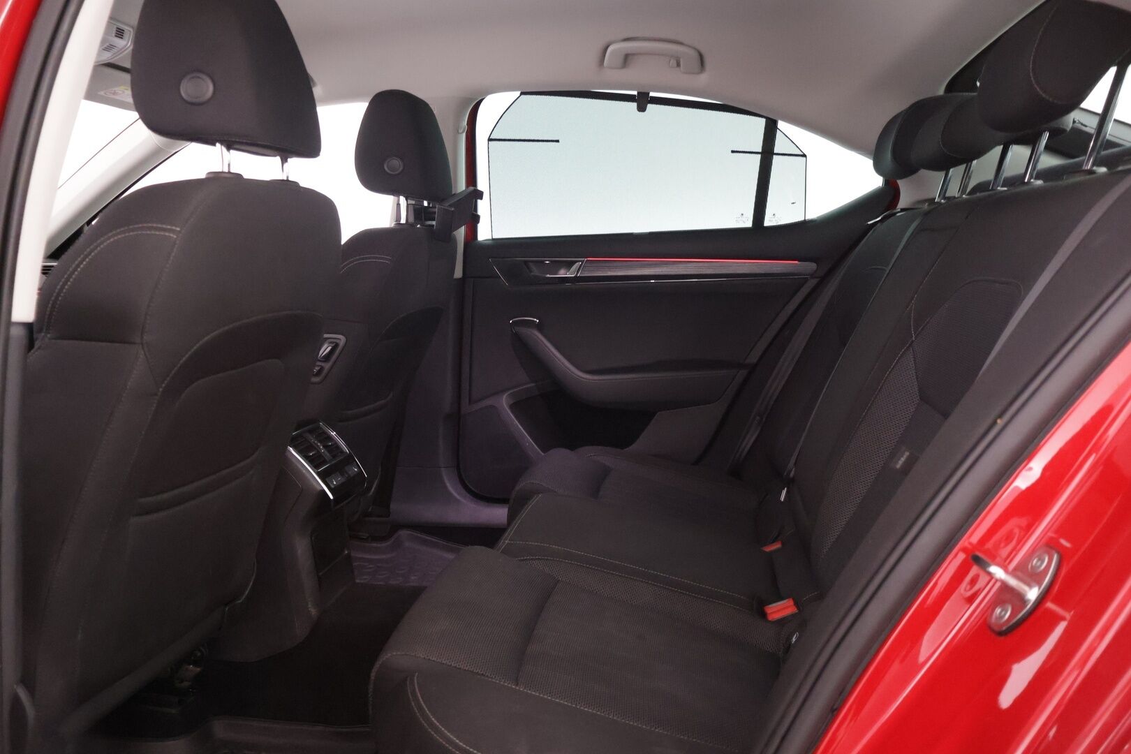 SKODA SUPERB 2020 1,4 TSI PHEV Style iV DSG Autom. *ACC / Matrix-ajovalot / Muistipenkki / P-kamera * - *Hyvin huollettu / Kahdet renkaat alumiinivanteilla *