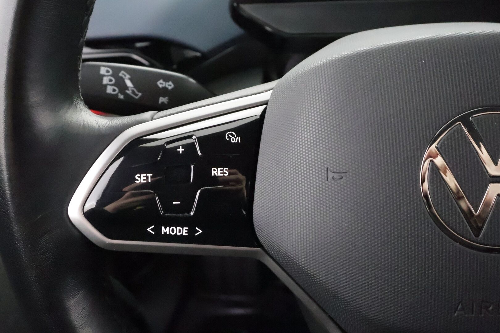 Volkswagen ID.4 2022 GTX Dual Motor AWD Business Max * ILP / ACC / Matrix / 360 / Hierovat Sportpenkit / Navi / Kaistavahti / Keyless * - 1-om Suomi-auto / Akku kuntotarkastettu / 2x Latauskaapelit / Kahdet renkaat aluvanteilla