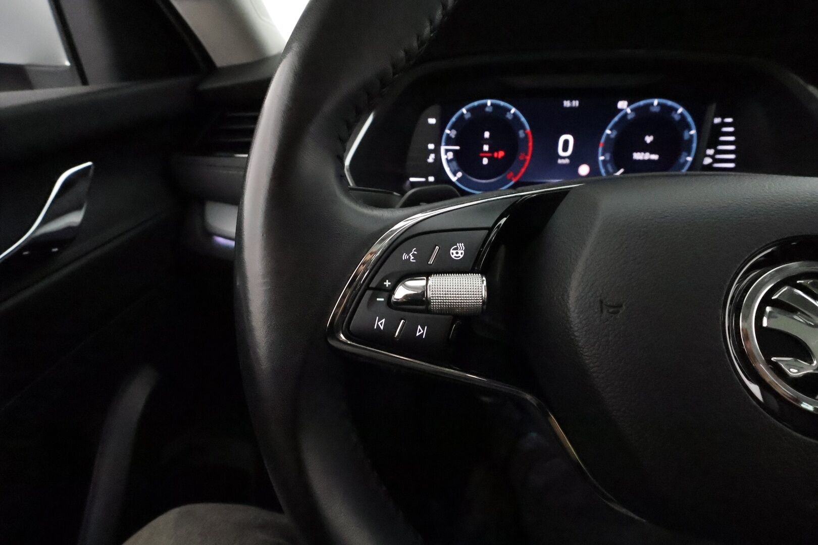 Skoda Octavia 2022 Combi 1.5 TSI Style eTEC DSG **Panorama / Webasto / Adapt.Vakkari / Matrix-LED / P.kamera / Navi / Kaistavahti** - 1-om Suomi-auto / Kahdet Renkaat / Merkkihuollettu!