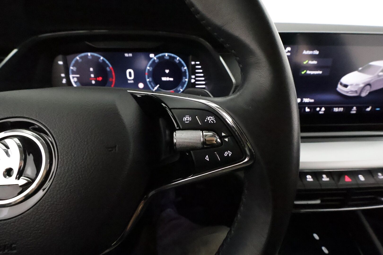 Skoda Octavia 2022 Combi 1.5 TSI Style eTEC DSG **Panorama / Webasto / Adapt.Vakkari / Matrix-LED / P.kamera / Navi / Kaistavahti** - 1-om Suomi-auto / Kahdet Renkaat / Merkkihuollettu!