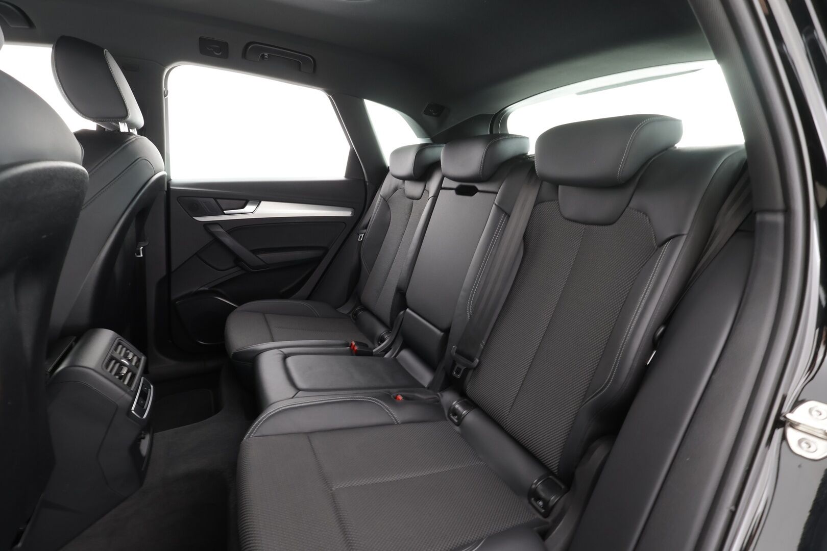 Audi Q5 2022 Advanced 50 TFSI e 220 kW quattro S tronic Electrified Edition * ACC / P.kamera / LED / Ilma-alusta / Koukku * - 1.Om Suomi-auto / Kahdet renkaat aluvanteilla