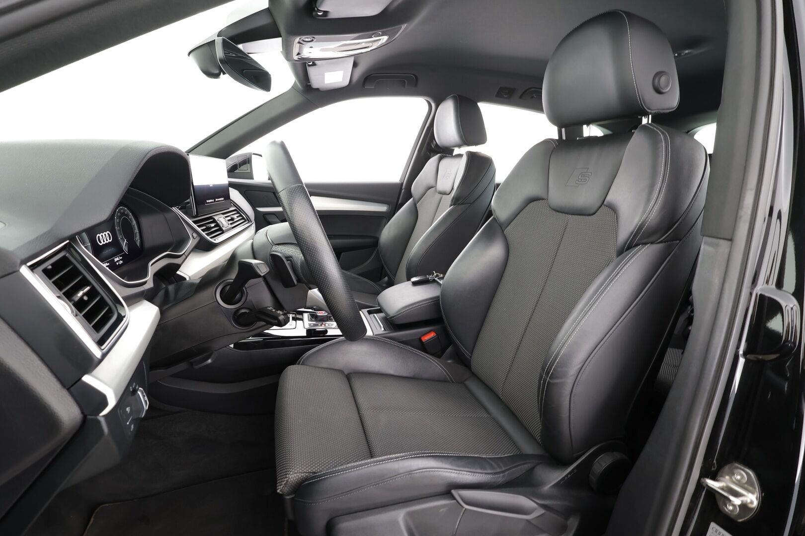 Audi Q5 2022 Advanced 50 TFSI e 220 kW quattro S tronic Electrified Edition * ACC / P.kamera / LED / Ilma-alusta / Koukku * - 1.Om Suomi-auto / Kahdet renkaat aluvanteilla