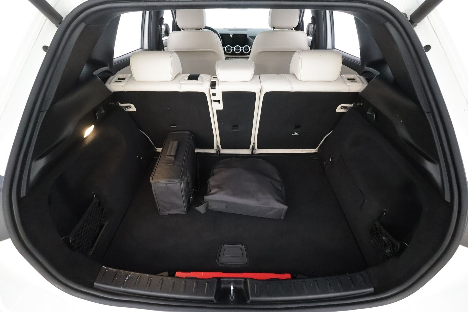 Mercedes-Benz GLA 2022 250 e A Business EQ Power * Panorama / Distronic / Widescreen / P.Kamera / Multibeam / Sportnahat Muistilla * - 1-om Suomi-auto / Akku kuntotarkastettu SoH 97% / 2x Latauskaapelit / Kahdet renkaat aluvanteila