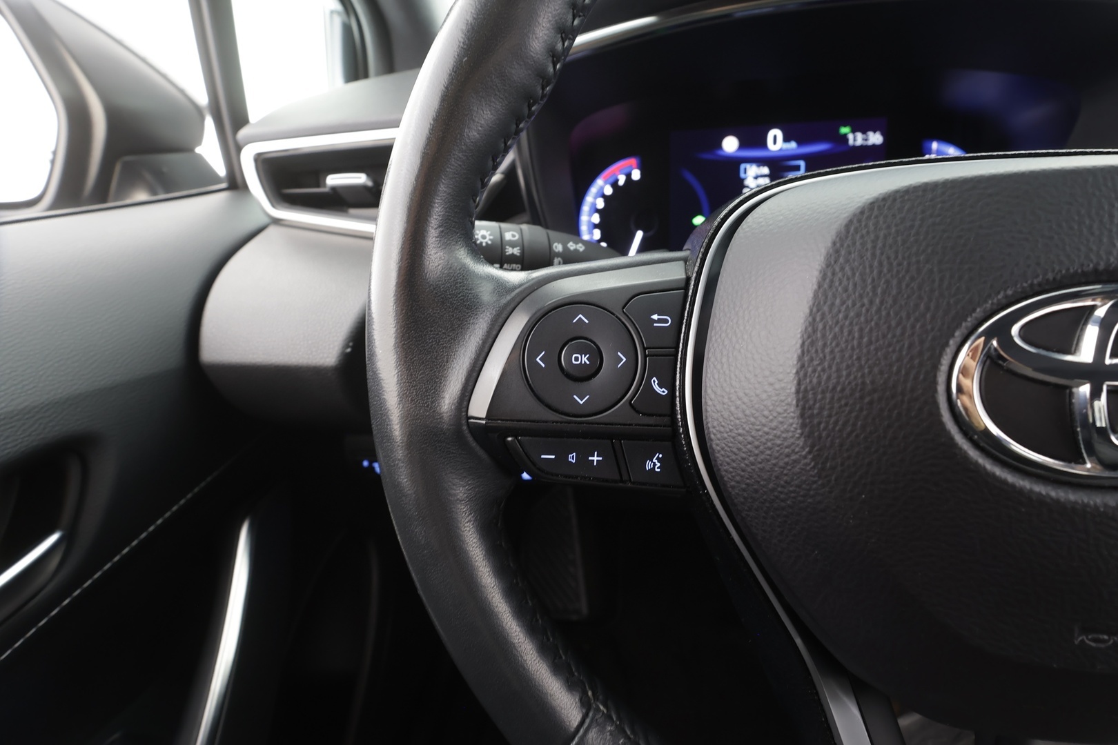 Toyota Corolla 2021 Touring Sports 2,0 Hybrid Active Edition - | ACC | LED | P.kamera | Navi | Apple & Android | Lohko+sisälämmitin | Lämm. ratti | Merkkihuollettu | 