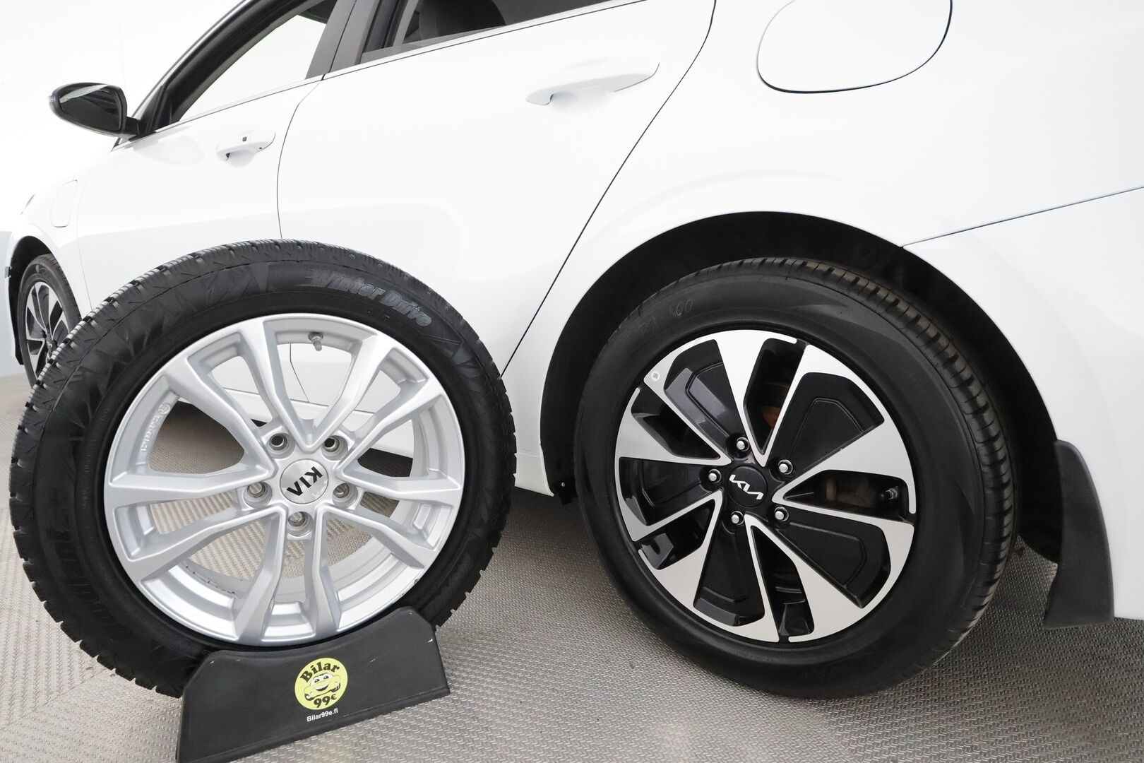 Kia Ceed 2022 1,6 GDI Plug-In Hybrid Business Premium SW DCT *ACC / Kamera / LED-valot / Ilmastoitu Muistipenkki* - Suomi-auto / Molemmat Latauskaapelit / Kahdet Kian alumiinivanteet