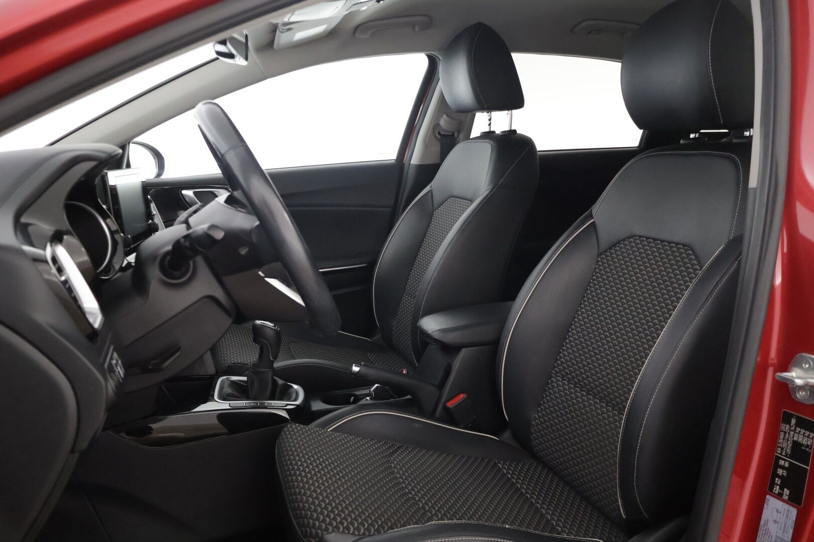 Kia Ceed 2022 1,0 T-GDI 120hv EX * 1-om. Suomiauto / Lohko+sisälämmitin / Kamera / Lämm. tuulilasi / Kaistavahti / Ratinlämmitin * - Facelift-malli & tehokkaammalla moottorilla! / App connect / Aut. Ilmastointi / 2x renkaat aluvanteilla - HULLUT AVAJAISHULINAT KORKOTARJOUS 3,29 %