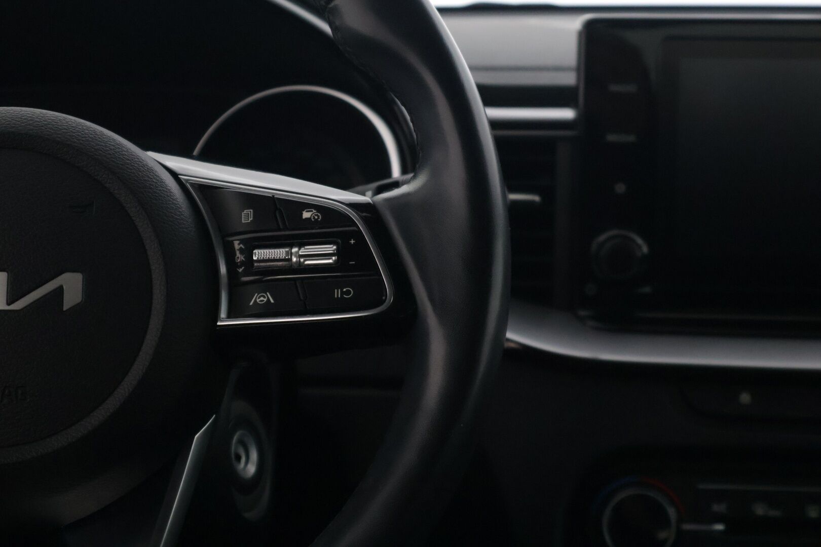 Kia Ceed 2022 1,0 T-GDI 120hv EX * 1-om. Suomiauto / Lohko+sisälämmitin / Kamera / Lämm. tuulilasi / Kaistavahti / Ratinlämmitin * - Facelift-malli & tehokkaammalla moottorilla! / App connect / Aut. Ilmastointi / 2x renkaat aluvanteilla - HULLUT AVAJAISHULINAT KORKOTARJOUS 3,29 %