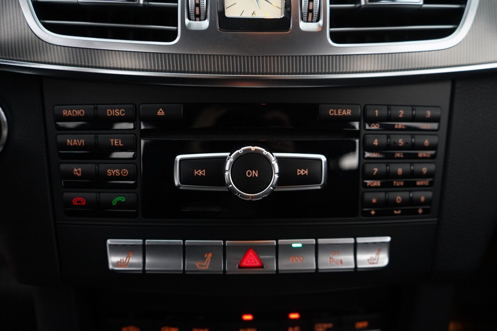 Mercedes-Benz E 2013 250 CDI BE T 4Matic A * Webasto / Koukku / Vakkari / Tutkat / LED-ajovalot  / Blam * - Kahdet renkaat / Myydään juuri huollettuna & katsastettuna / Facelift 