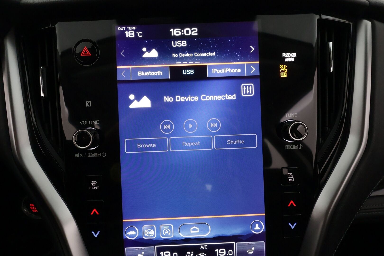 Subaru Outback 2021 2,5i Limited CVT **1Om Suomiauto / Adapt.Vakkari / Vetokoukku / Peruutuskamera / Lohko & Sisäpistoke / Nahkasisusta ** - 3,99 % KORKOTARJOUS TÄHÄN AUTOON - Navi / KeyLessGo / Kahdet renkaat / Supervarusteet!!  