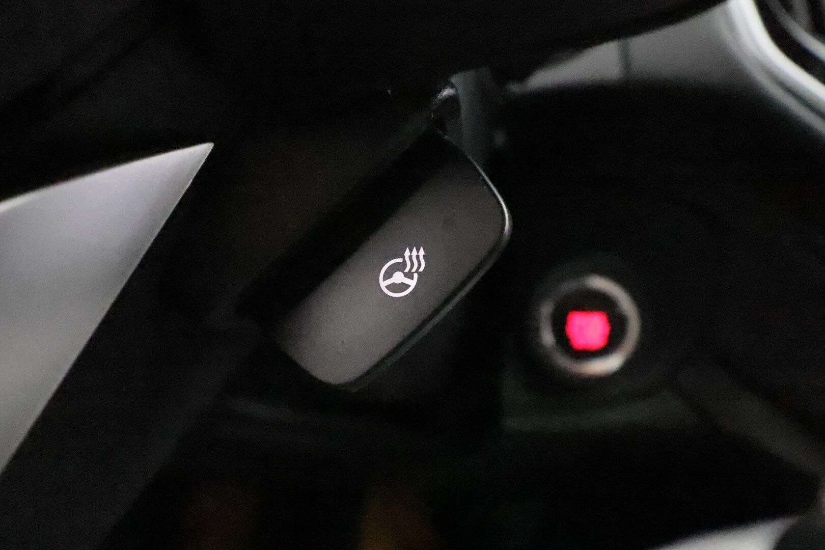 Subaru Outback 2021 2,5i Limited CVT **1Om Suomiauto / Adapt.Vakkari / Vetokoukku / Peruutuskamera / Lohko & Sisäpistoke / Nahkasisusta ** - 3,99 % KORKOTARJOUS TÄHÄN AUTOON - Navi / KeyLessGo / Kahdet renkaat / Supervarusteet!!  