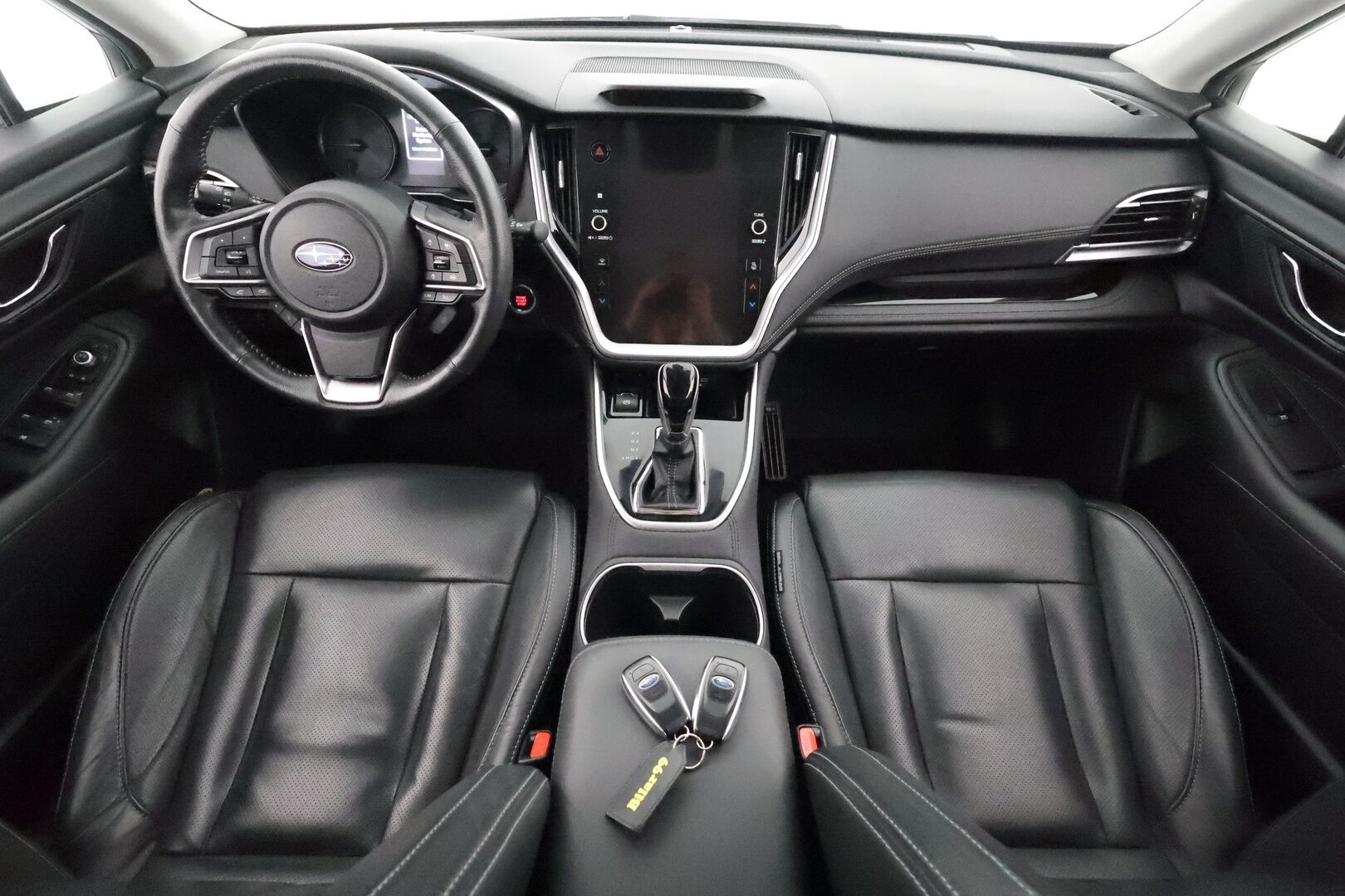 Subaru Outback 2021 2,5i Limited CVT **1Om Suomiauto / Adapt.Vakkari / Vetokoukku / Peruutuskamera / Lohko & Sisäpistoke / Nahkasisusta ** - 3,99 % KORKOTARJOUS TÄHÄN AUTOON - Navi / KeyLessGo / Kahdet renkaat / Supervarusteet!!  