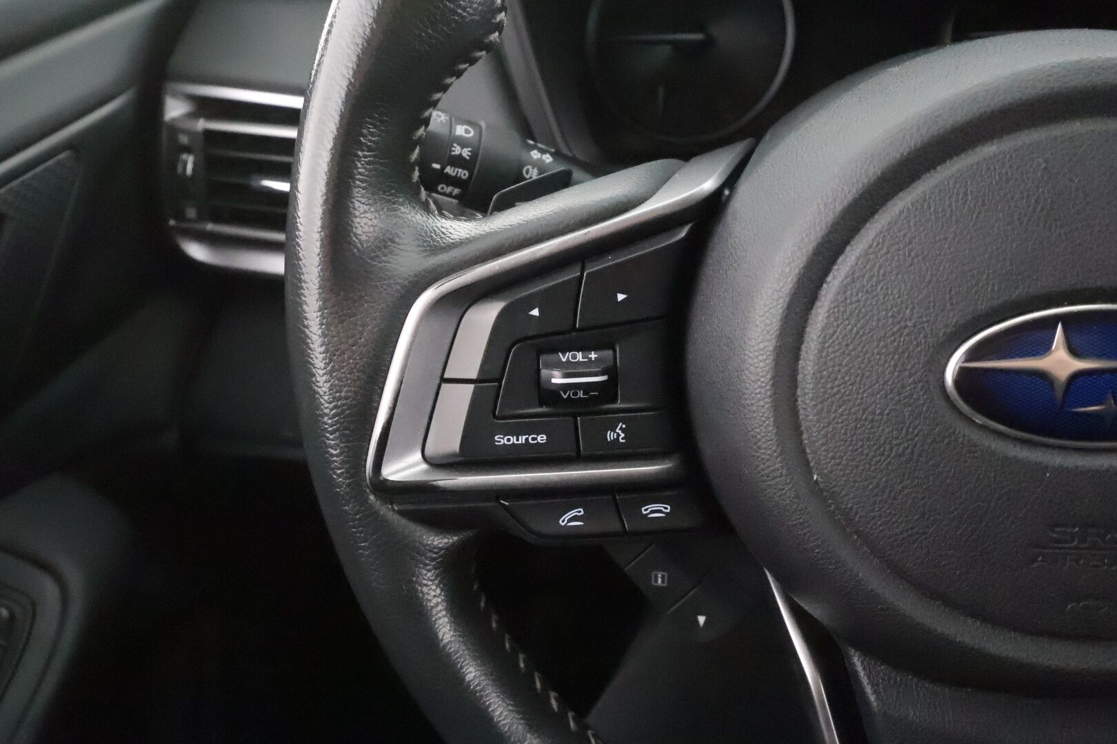 Subaru Outback 2021 2,5i Adventure CVT - | ACC | Koukku | P.Kamera | Sähköpenkit | Ratinlämmitys | Apple&Android | 1.Om Suomi-auto | Merkkihuollettu |