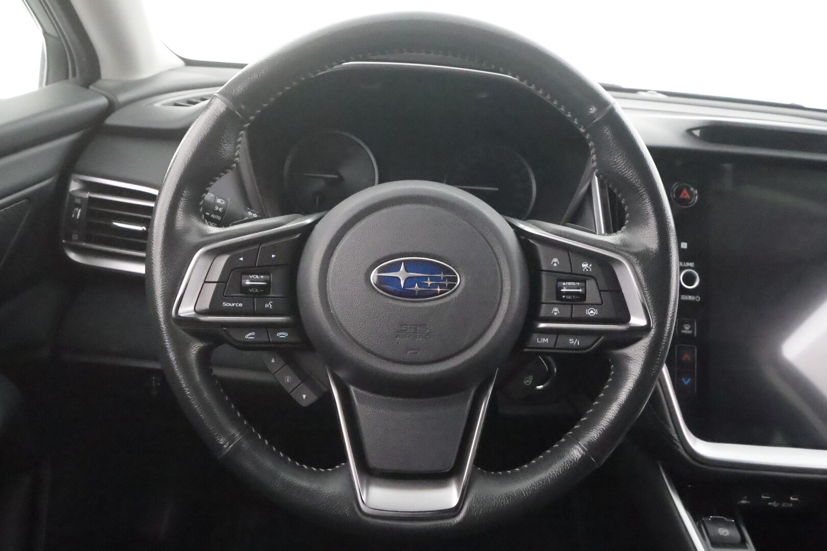 Subaru Outback 2021 2,5i Adventure CVT - | ACC | Koukku | P.Kamera | Sähköpenkit | Ratinlämmitys | Apple&Android | 1.Om Suomi-auto | Merkkihuollettu |