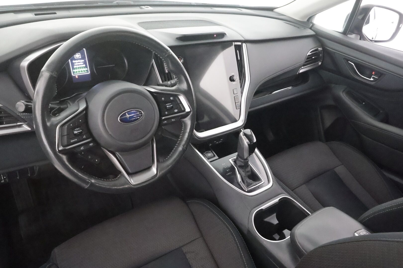 Subaru Outback 2021 2,5i Adventure CVT - | ACC | Koukku | P.Kamera | Sähköpenkit | Ratinlämmitys | Apple&Android | 1.Om Suomi-auto | Merkkihuollettu |