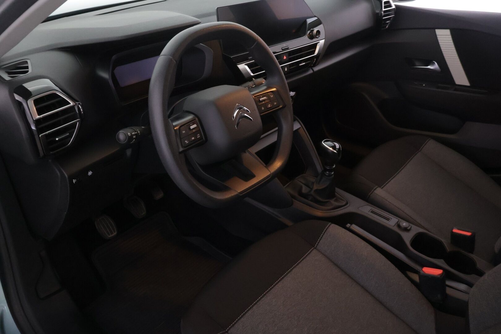 Citroen C4 2021 PureTech 100 Live Pack - * Lohko + sisälämmitin | Vakionopeudensäädin | Bluetooth | Navi | 2x Renkaat * 