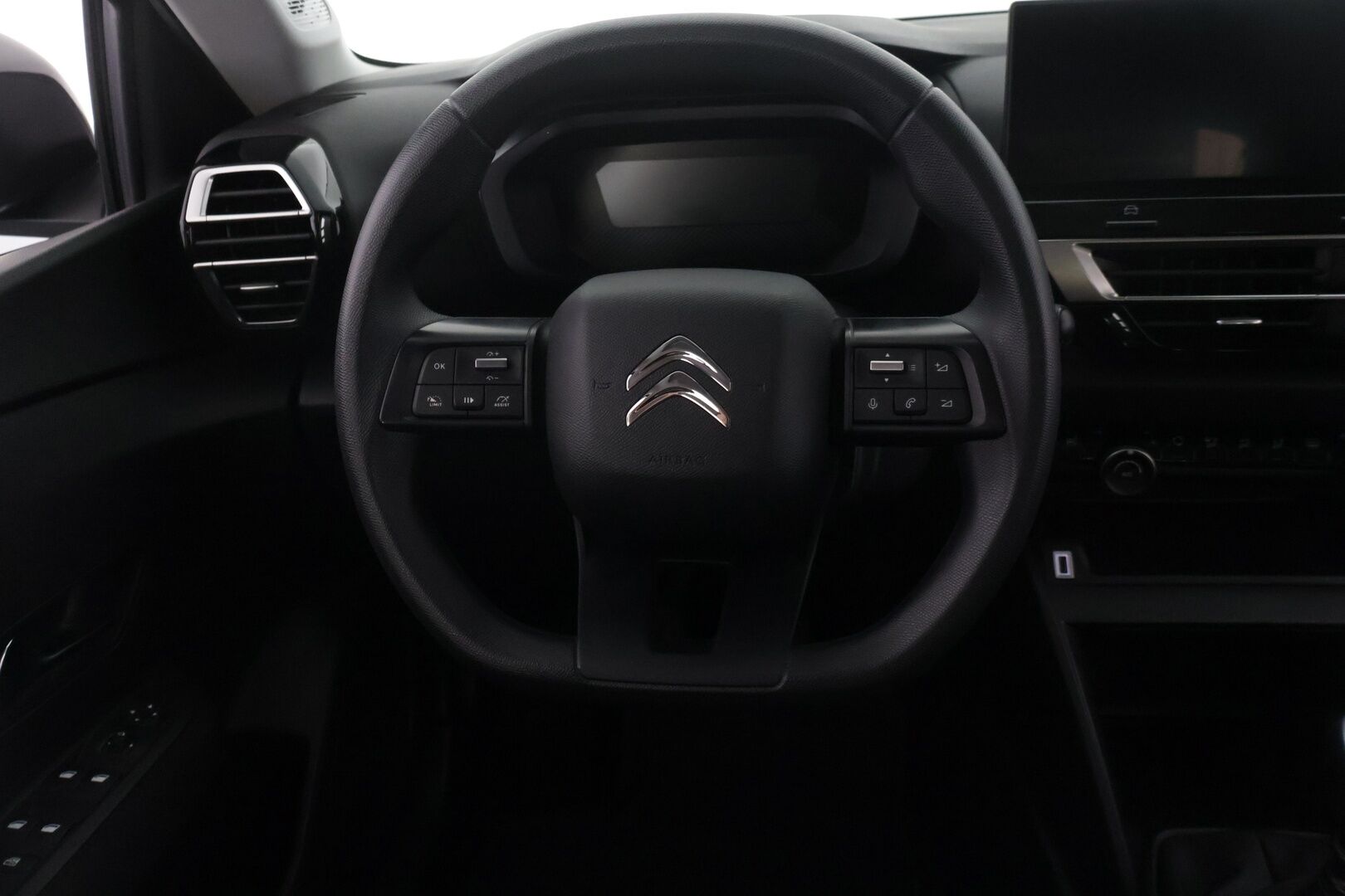 Citroen C4 2021 PureTech 100 Live Pack - * Lohko + sisälämmitin | Vakionopeudensäädin | Bluetooth | Navi | 2x Renkaat * 
