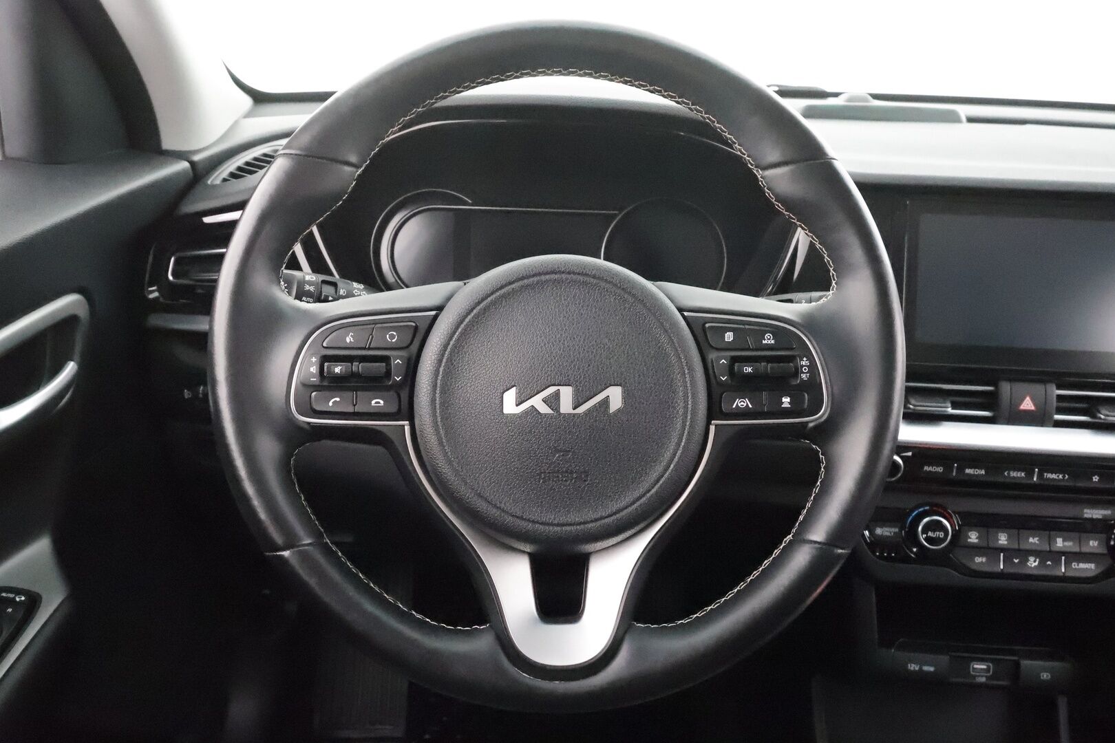 Kia NIRO 2022 EX 64 204 hv * ILP / ACC / P.Kamera / Kaistavahti / Digimittaristo / Apple&Android / Keyless * - Suomi-auto / 2x Latauskaapelit / Kahdet renkaat / Merkkihuollot - HULLUT JOULUT KORKOTARJOUS 2,49% 