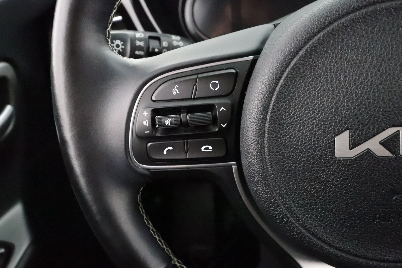 Kia NIRO 2022 EX 64 204 hv * ILP / ACC / P.Kamera / Kaistavahti / Digimittaristo / Apple&Android / Keyless * - Suomi-auto / 2x Latauskaapelit / Kahdet renkaat / Merkkihuollot - HULLUT JOULUT KORKOTARJOUS 2,49% 