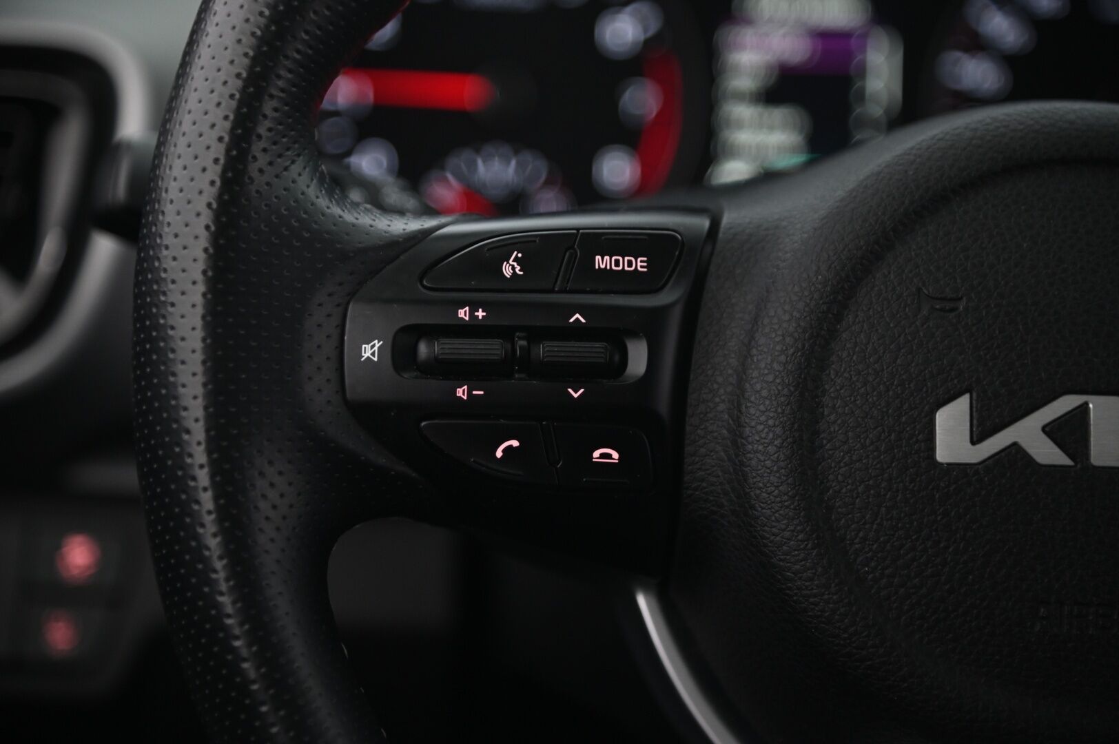 Kia Stonic 2022 1,0 T-GDI 100hv EX Design DCT *Premiun Pack / Kamera / Erikoisistuimet / App connect / Suomiauto* - 1.Omisteinen / Merkkihuollettu / 2x Alut / Pitkä leima / Todella siisti - HULLUT AVAJAISHULINAT KORKOTARJOUS 3,29 %