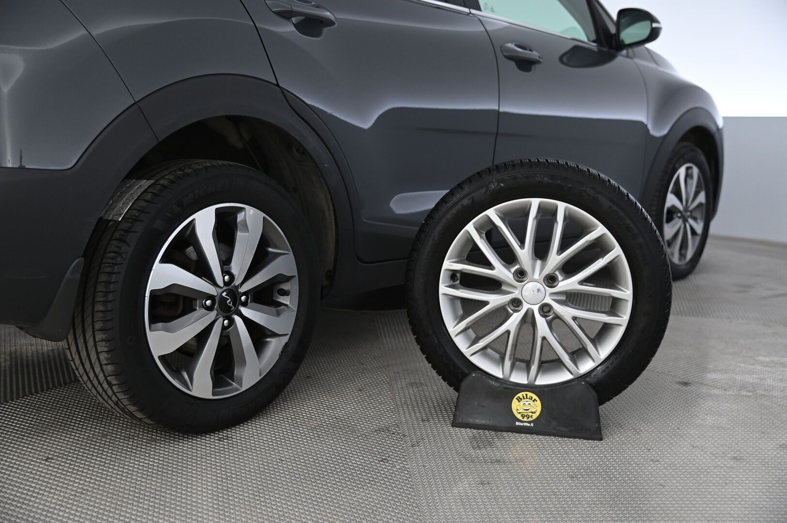 Kia Stonic 2022 1,0 T-GDI 100hv EX Design DCT *Premiun Pack / Kamera / Erikoisistuimet / App connect / Suomiauto* - 1.Omisteinen / Merkkihuollettu / 2x Alut / Pitkä leima / Todella siisti - HULLUT AVAJAISHULINAT KORKOTARJOUS 3,29 %