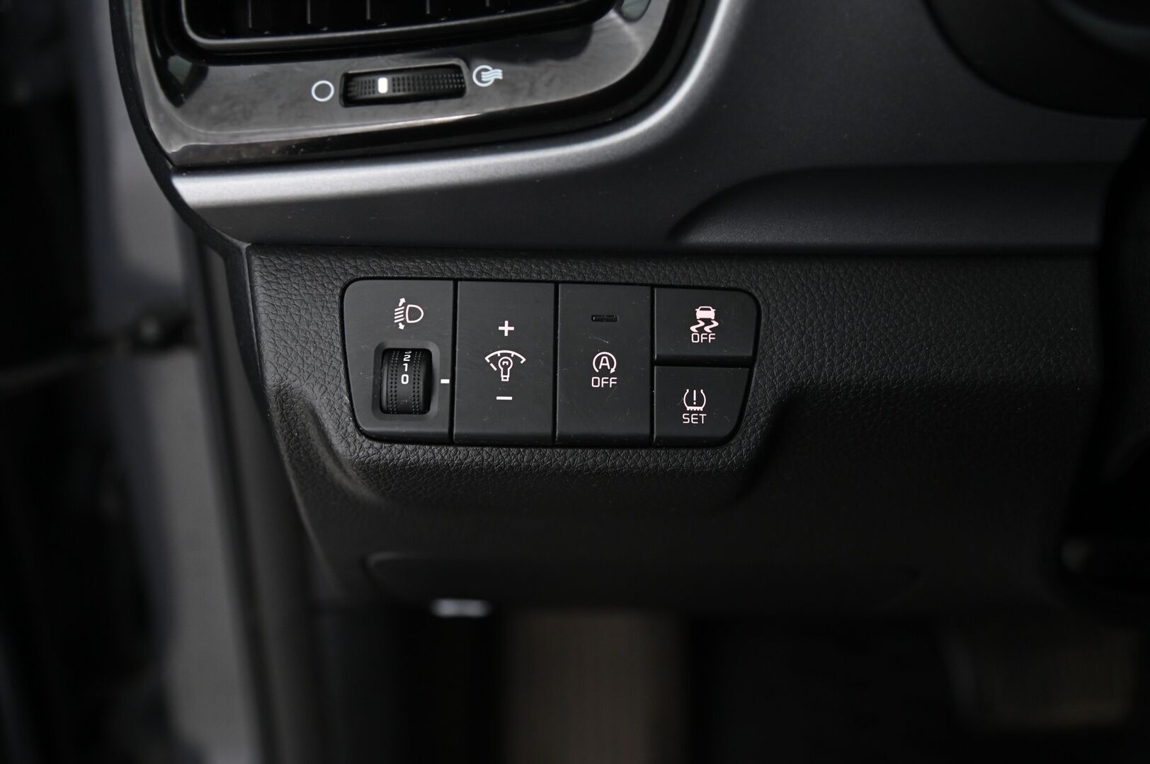 Kia Stonic 2022 1,0 T-GDI 100hv EX Design DCT *Premiun Pack / Kamera / Erikoisistuimet / App connect / Suomiauto* - 1.Omisteinen / Merkkihuollettu / 2x Alut / Pitkä leima / Todella siisti - HULLUT AVAJAISHULINAT KORKOTARJOUS 3,29 %