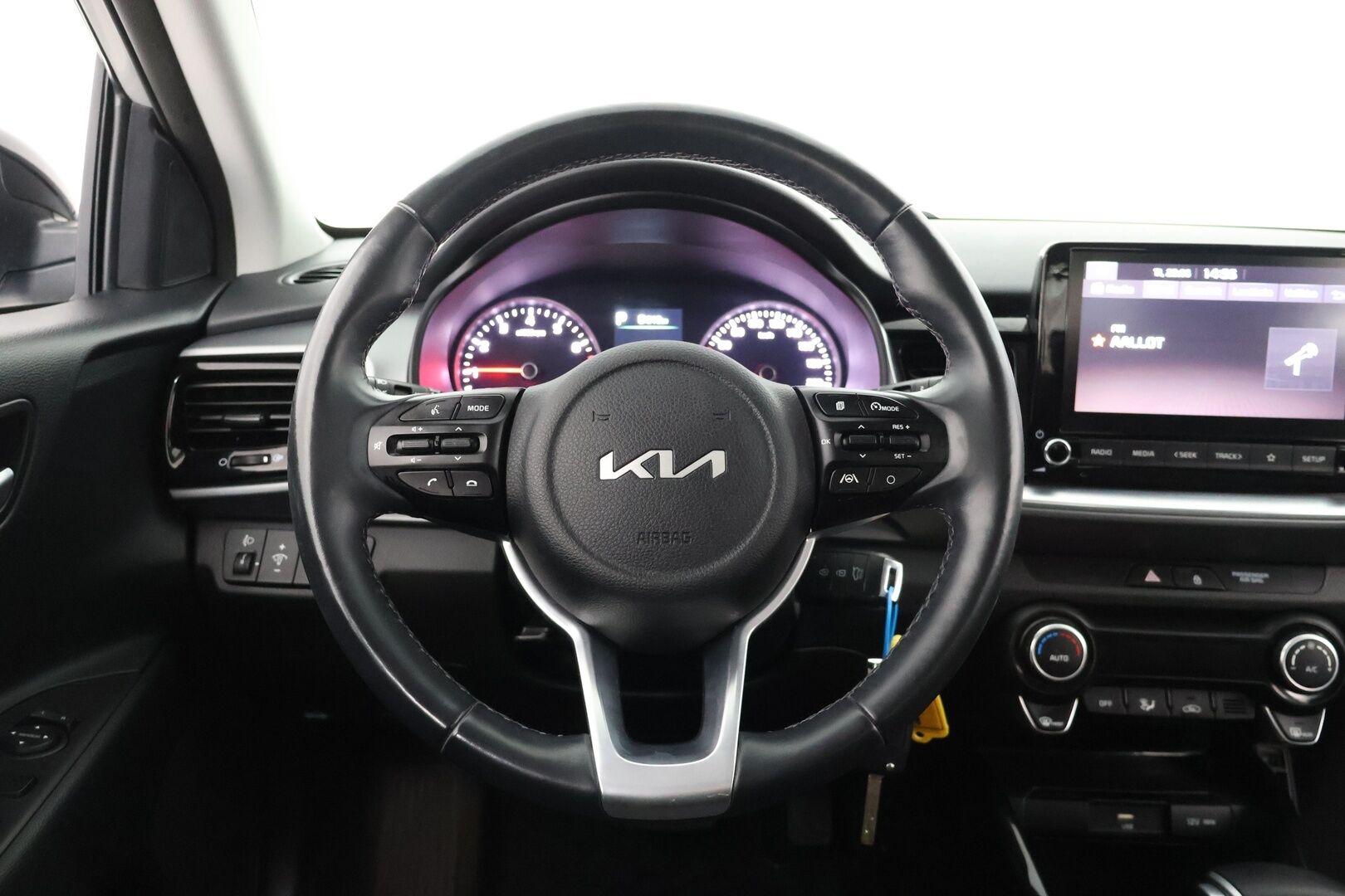 Kia Stonic 2022 1,0 T-GDI 100hv EX DCT - Merkkihuollettu | Vakkari | P-kamera | Apple & Android | Lohkolämmitin + sisäpistoke |