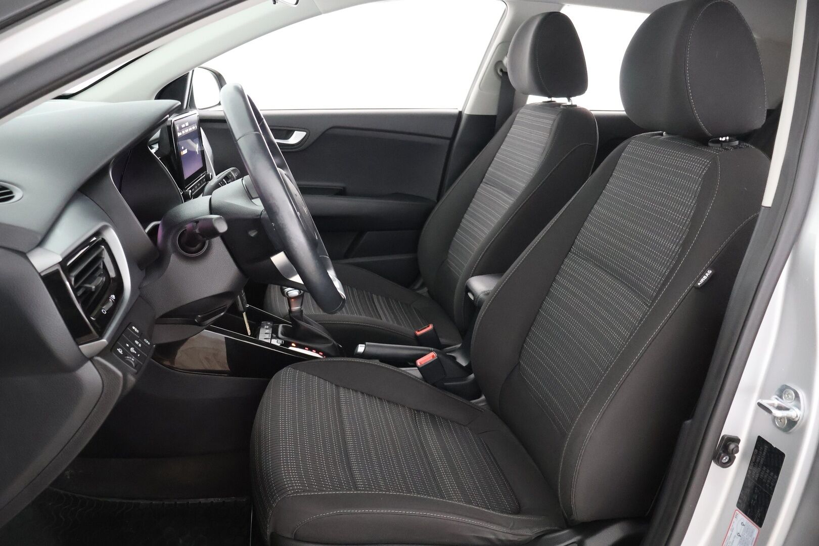 Kia Stonic 2022 1,0 T-GDI 100hv EX DCT - Merkkihuollettu | Vakkari | P-kamera | Apple & Android | Lohkolämmitin + sisäpistoke |