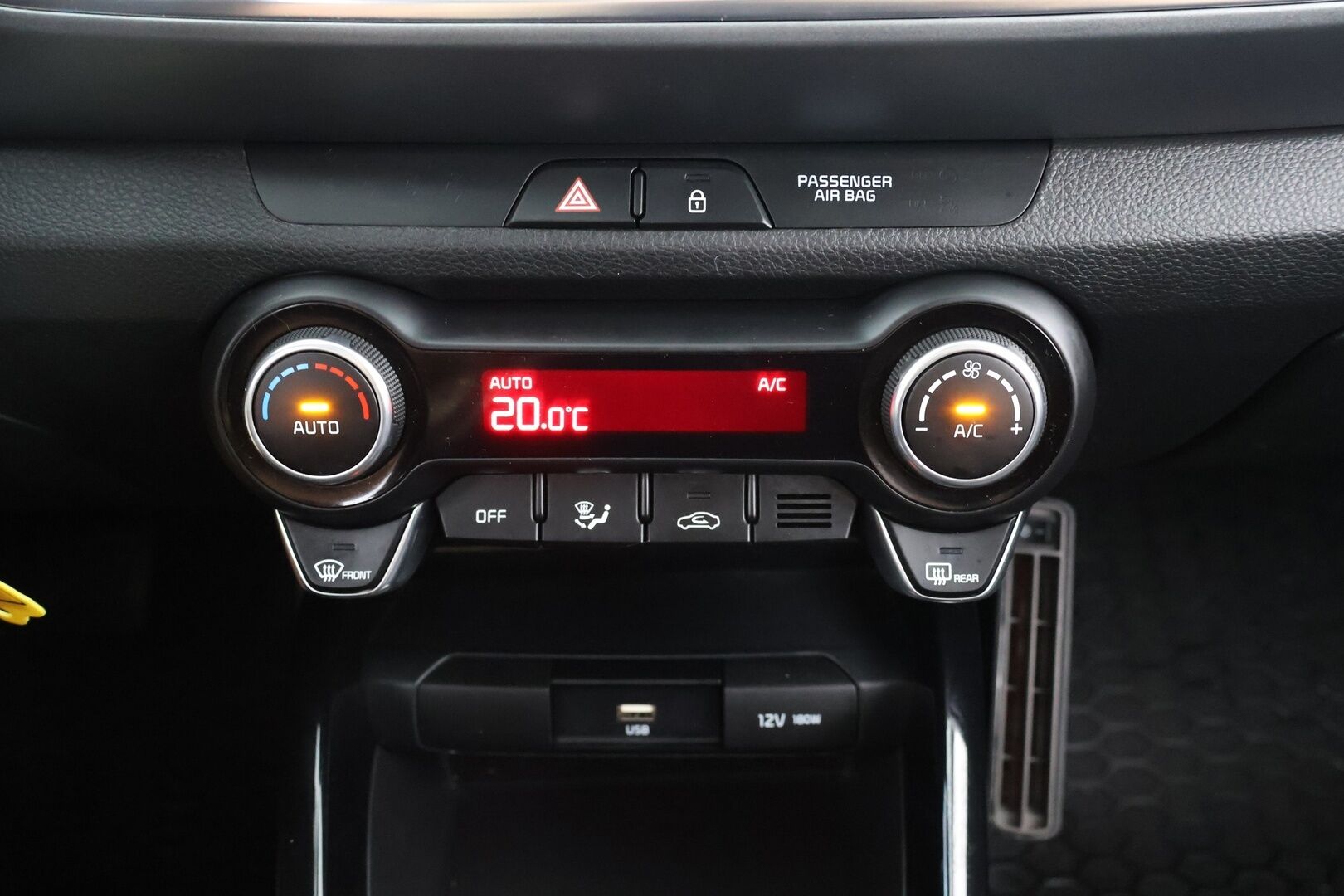 Kia Stonic 2022 1,0 T-GDI 100hv EX DCT - Merkkihuollettu | Vakkari | P-kamera | Apple & Android | Lohkolämmitin + sisäpistoke |