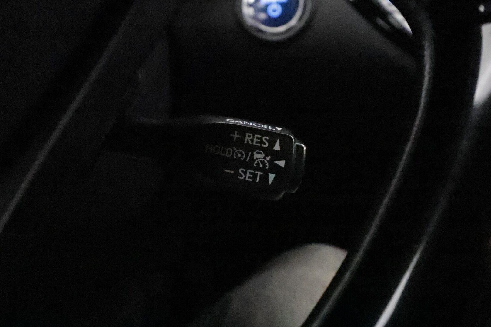 Toyota C-HR 2022 1,8 Hybrid Active ** Facelift / P.kamera / Apple/Android / Adapt.vakkari - 1.om Suomi auto / Merkkihuollot