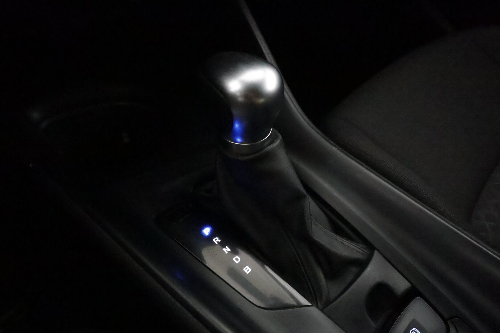 Toyota C-HR 2022 1,8 Hybrid Active ** Facelift / P.kamera / Apple/Android / Adapt.vakkari - 1.om Suomi auto / Merkkihuollot