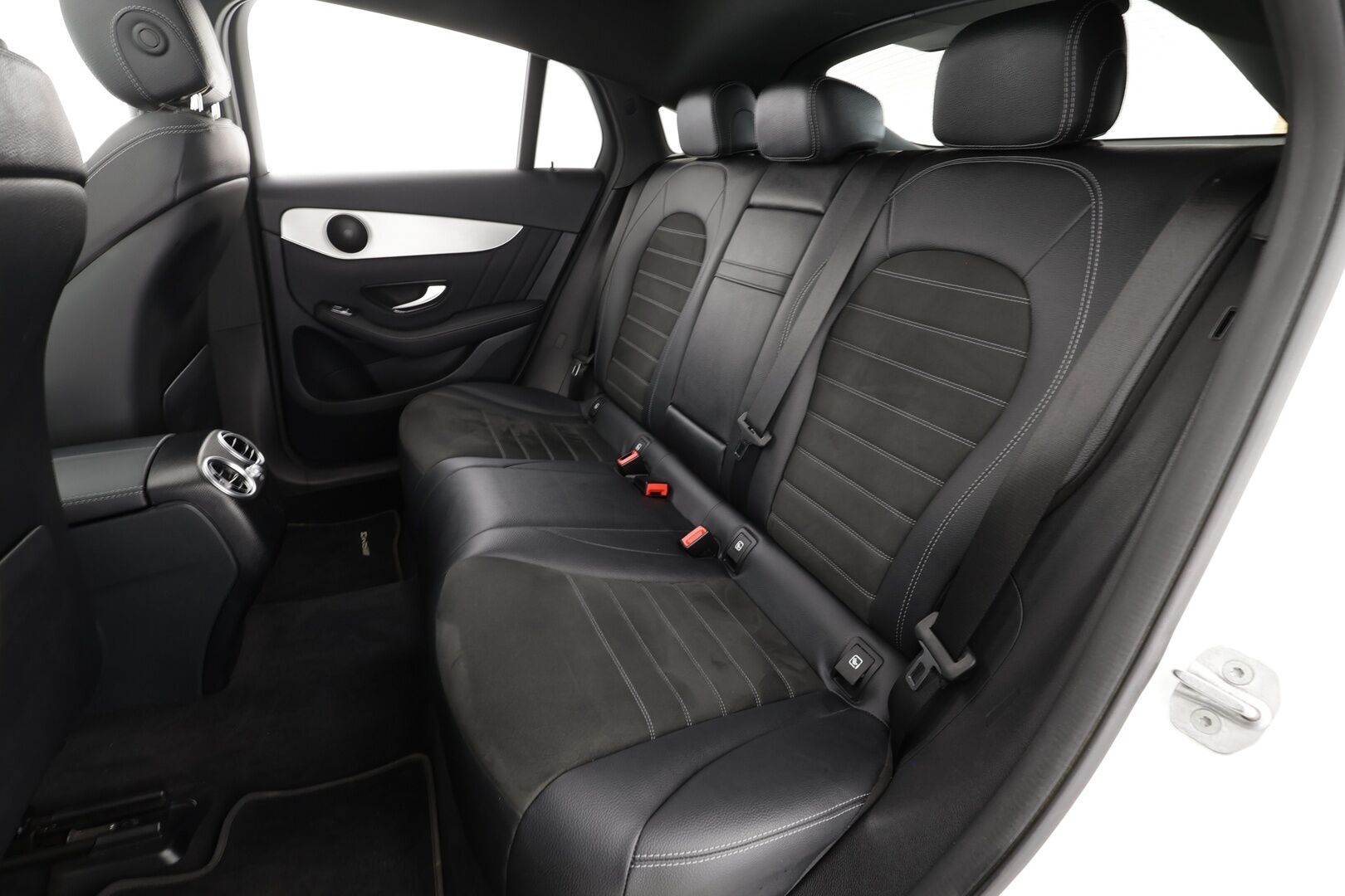 Mercedes-Benz GLC 2021 300 e 4MATIC A Business Coupé EQ Power AMG * Vakkari / 360° / Multibeam / Lasikattoluukku / Midline / Navi  * - Digimittaristo - HULLU BLACKWEEK KORKOTARJOUS 2,49%