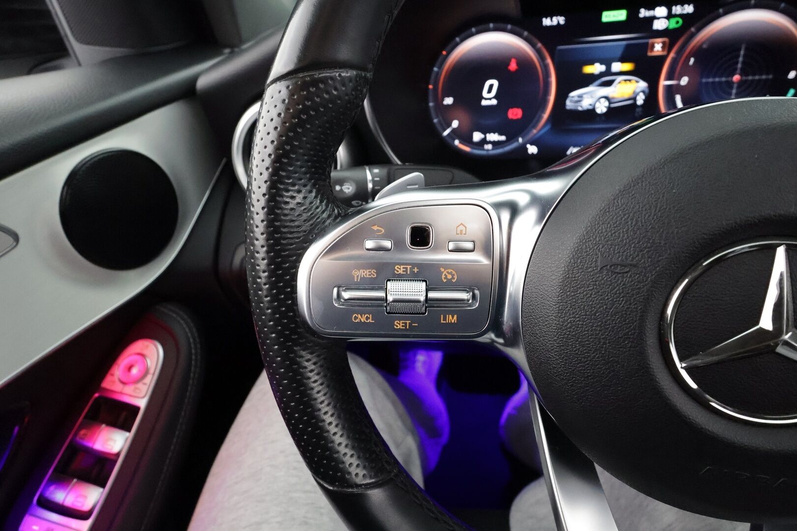 Mercedes-Benz GLC 2021 300 e 4MATIC A Business Coupé EQ Power AMG * Vakkari / 360° / Multibeam / Lasikattoluukku / Midline / Navi  * - Digimittaristo - HULLU BLACKWEEK KORKOTARJOUS 2,49%