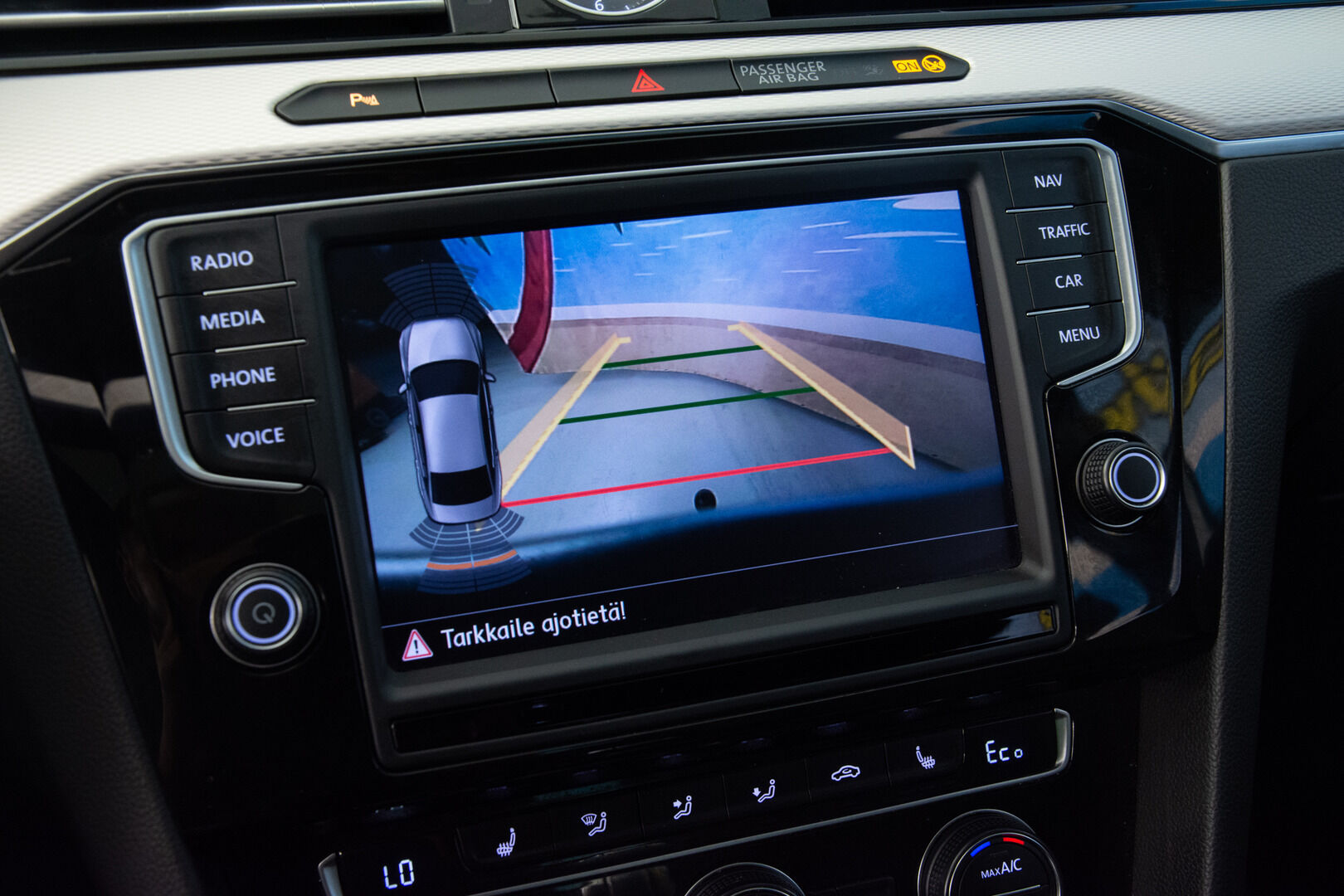 VOLKSWAGEN PASSAT 2016 Sedan GTE Plug-In Hybrid * Adapt.vakkari / Kattoikkuna / Alcantara / P-Kamera / - * Kahdet renkaat vanteilla / Panorama / Akku kuntotarkastettu - HULLUT AVAJAISHULINAT KORKOTARJOUS 3,29 %