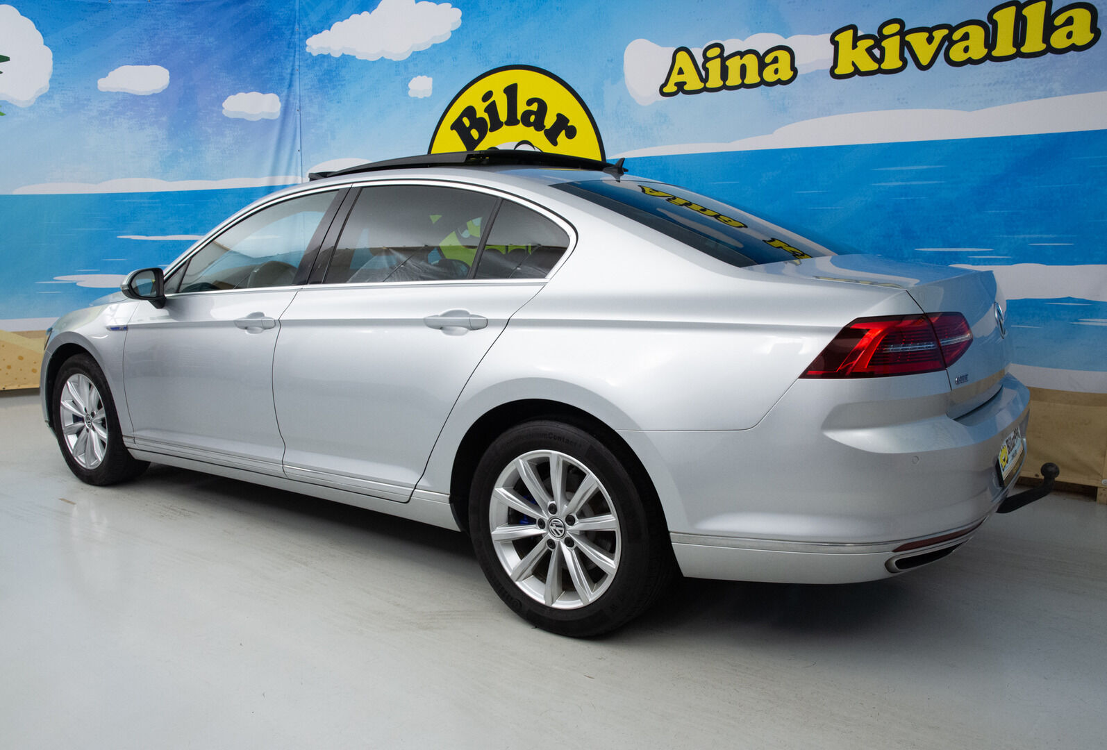 VOLKSWAGEN PASSAT 2016 Sedan GTE Plug-In Hybrid * Adapt.vakkari / Kattoikkuna / Alcantara / P-Kamera / - * Kahdet renkaat vanteilla / Panorama / Akku kuntotarkastettu - HULLUT AVAJAISHULINAT KORKOTARJOUS 3,29 %
