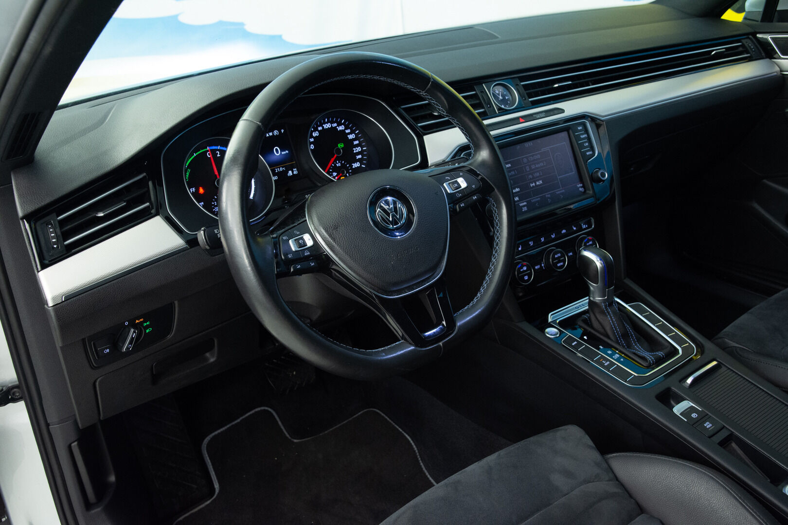 VOLKSWAGEN PASSAT 2016 Sedan GTE Plug-In Hybrid * Adapt.vakkari / Kattoikkuna / Alcantara / P-Kamera / - * Kahdet renkaat vanteilla / Panorama / Akku kuntotarkastettu - HULLUT AVAJAISHULINAT KORKOTARJOUS 3,29 %