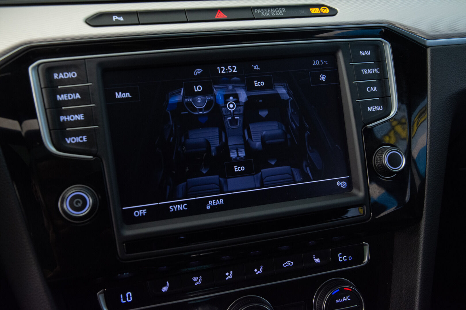 VOLKSWAGEN PASSAT 2016 Sedan GTE Plug-In Hybrid * Adapt.vakkari / Kattoikkuna / Alcantara / P-Kamera / - * Kahdet renkaat vanteilla / Panorama / Akku kuntotarkastettu - HULLUT AVAJAISHULINAT KORKOTARJOUS 3,29 %