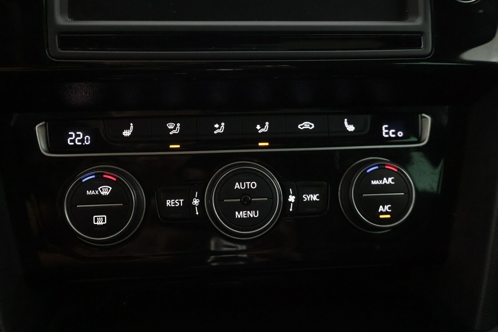VOLKSWAGEN PASSAT 2016 Sedan GTE Plug-In Hybrid - | Adapt. Vakkari | Kattoikkuna | Alcantara | P-Kamera | Kahdet renkaat vanteilla | Panorama | Akku kuntotarkastettu |