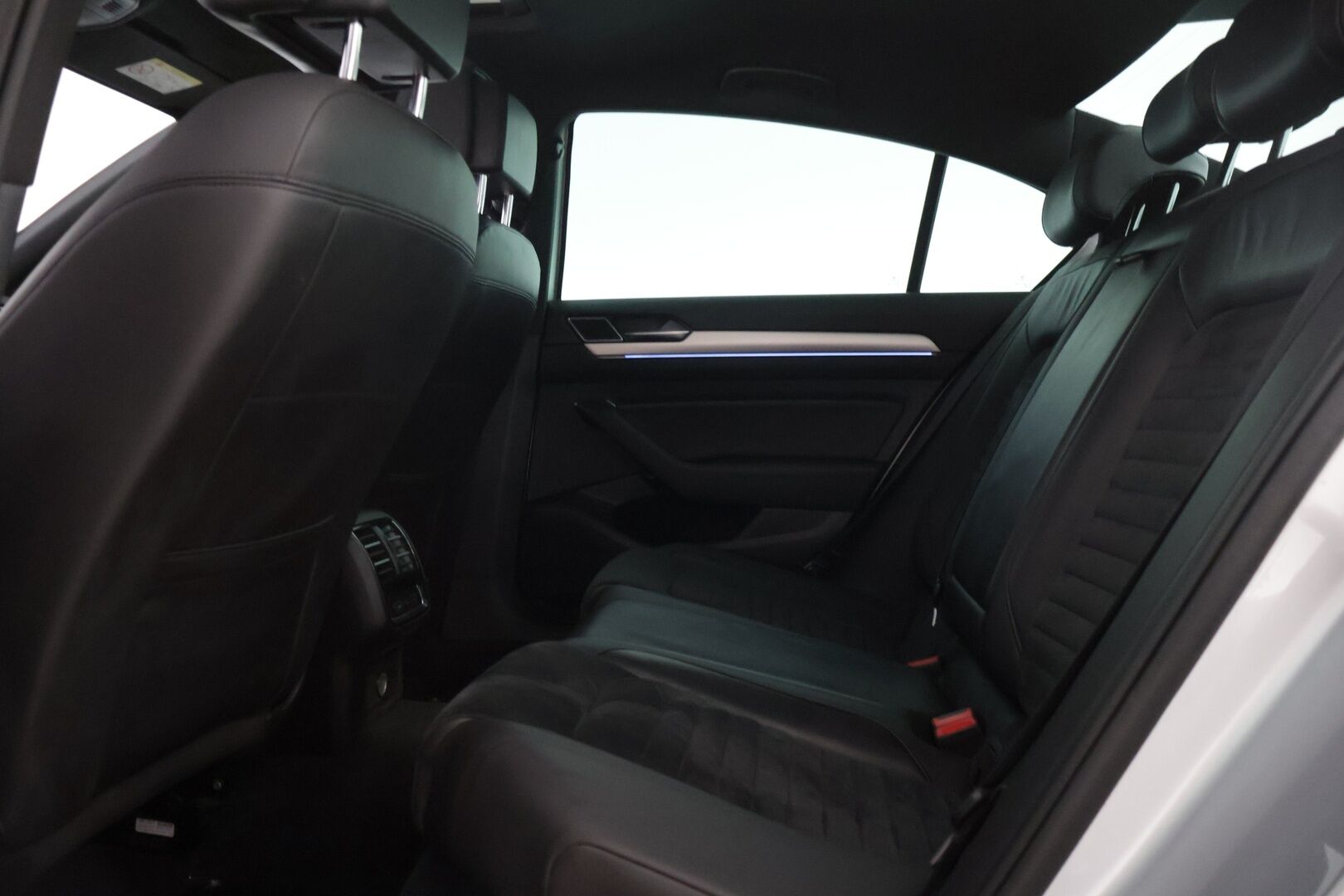VOLKSWAGEN PASSAT 2016 Sedan GTE Plug-In Hybrid - | Adapt. Vakkari | Kattoikkuna | Alcantara | P-Kamera | Kahdet renkaat vanteilla | Panorama | Akku kuntotarkastettu |