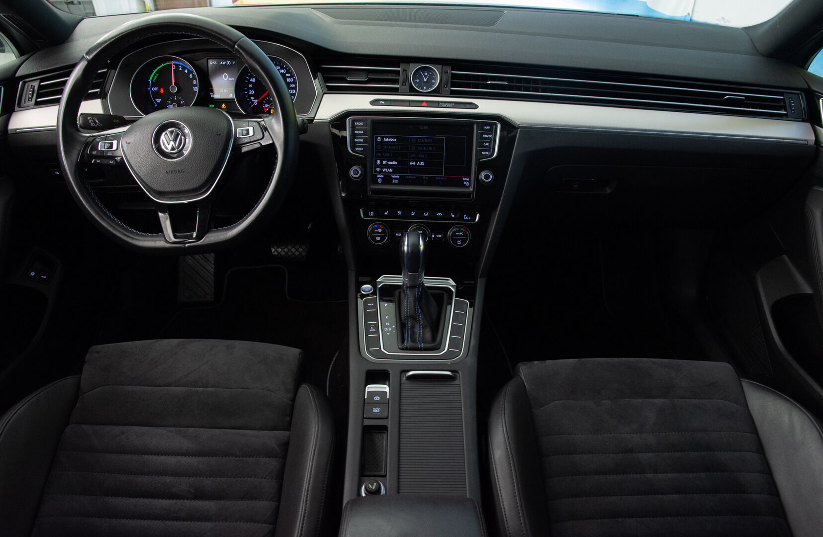 VOLKSWAGEN PASSAT 2016 Sedan GTE Plug-In Hybrid * Adapt.vakkari / Kattoikkuna / Alcantara / P-Kamera / - * Kahdet renkaat vanteilla / Panorama / Akku kuntotarkastettu - HULLUT AVAJAISHULINAT KORKOTARJOUS 3,29 %