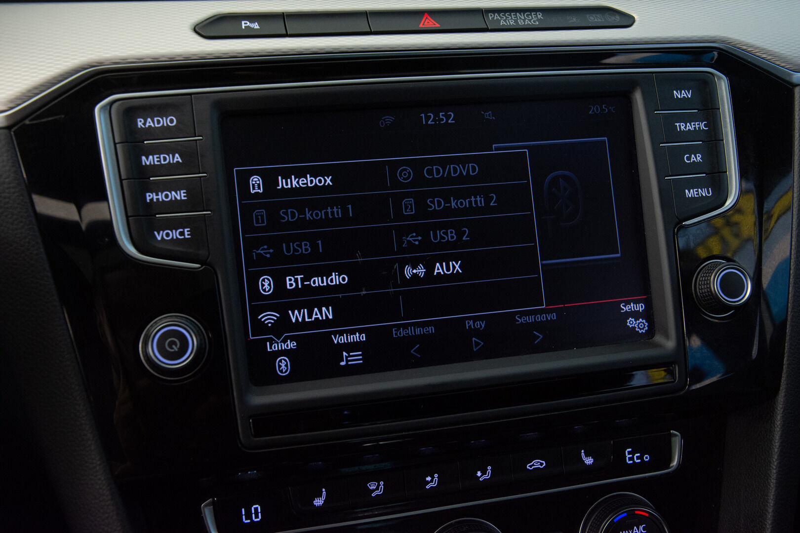 VOLKSWAGEN PASSAT 2016 Sedan GTE Plug-In Hybrid * Adapt.vakkari / Kattoikkuna / Alcantara / P-Kamera / - * Kahdet renkaat vanteilla / Panorama / Akku kuntotarkastettu - HULLUT AVAJAISHULINAT KORKOTARJOUS 3,29 %