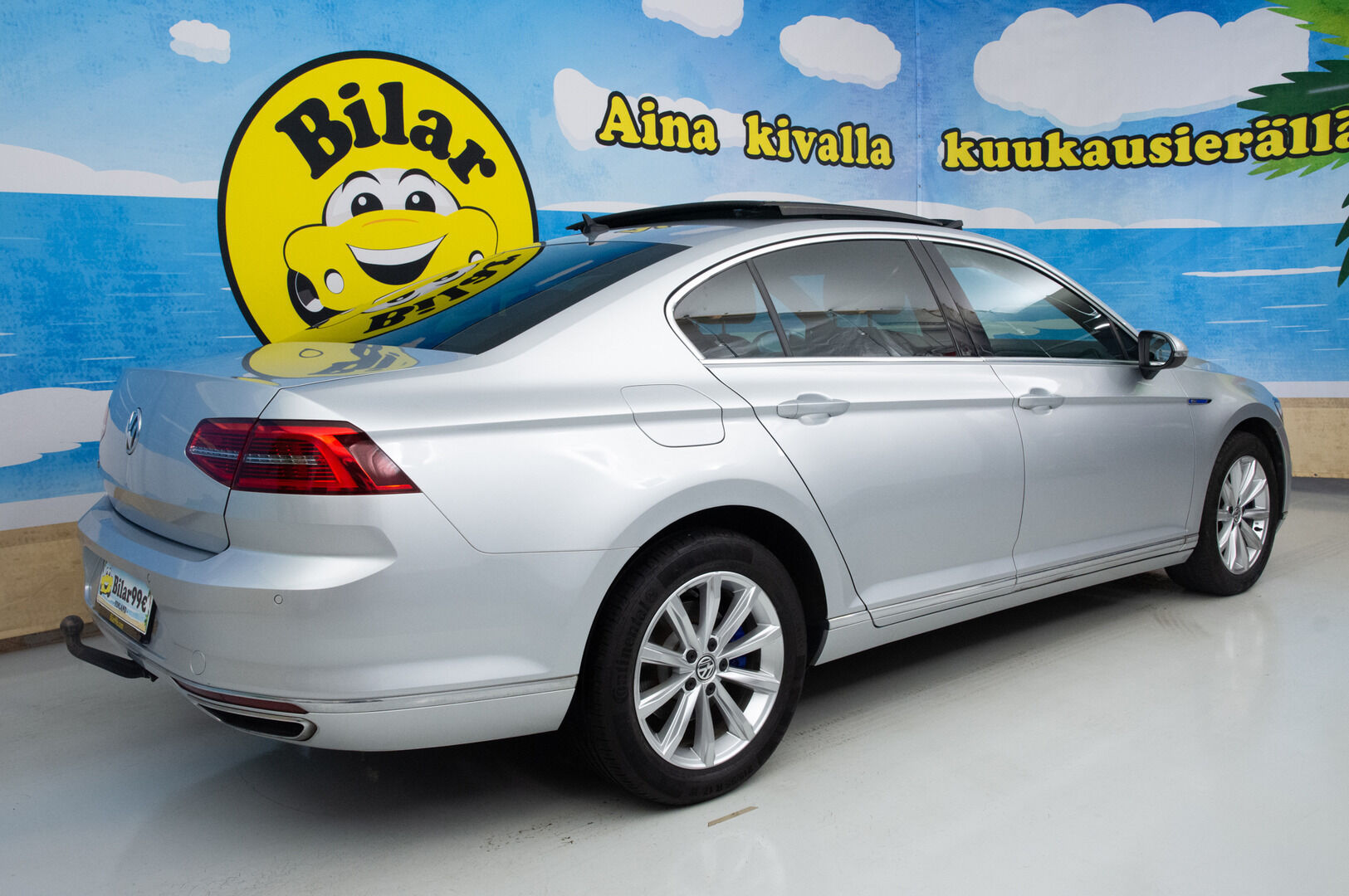 VOLKSWAGEN PASSAT 2016 Sedan GTE Plug-In Hybrid * Adapt.vakkari / Kattoikkuna / Alcantara / P-Kamera / - * Kahdet renkaat vanteilla / Panorama / Akku kuntotarkastettu - HULLUT AVAJAISHULINAT KORKOTARJOUS 3,29 %