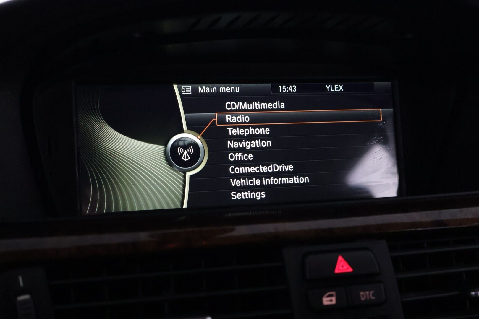 BMW 330 2007 xiA E91 Touring - YritysOutlet - Myydään vain yrityksille  **Sporttipenkit muistilla / Webasto / ACC / iDrive** - Kahdet renkaat vanteineen ja kattava huoltohistoria!