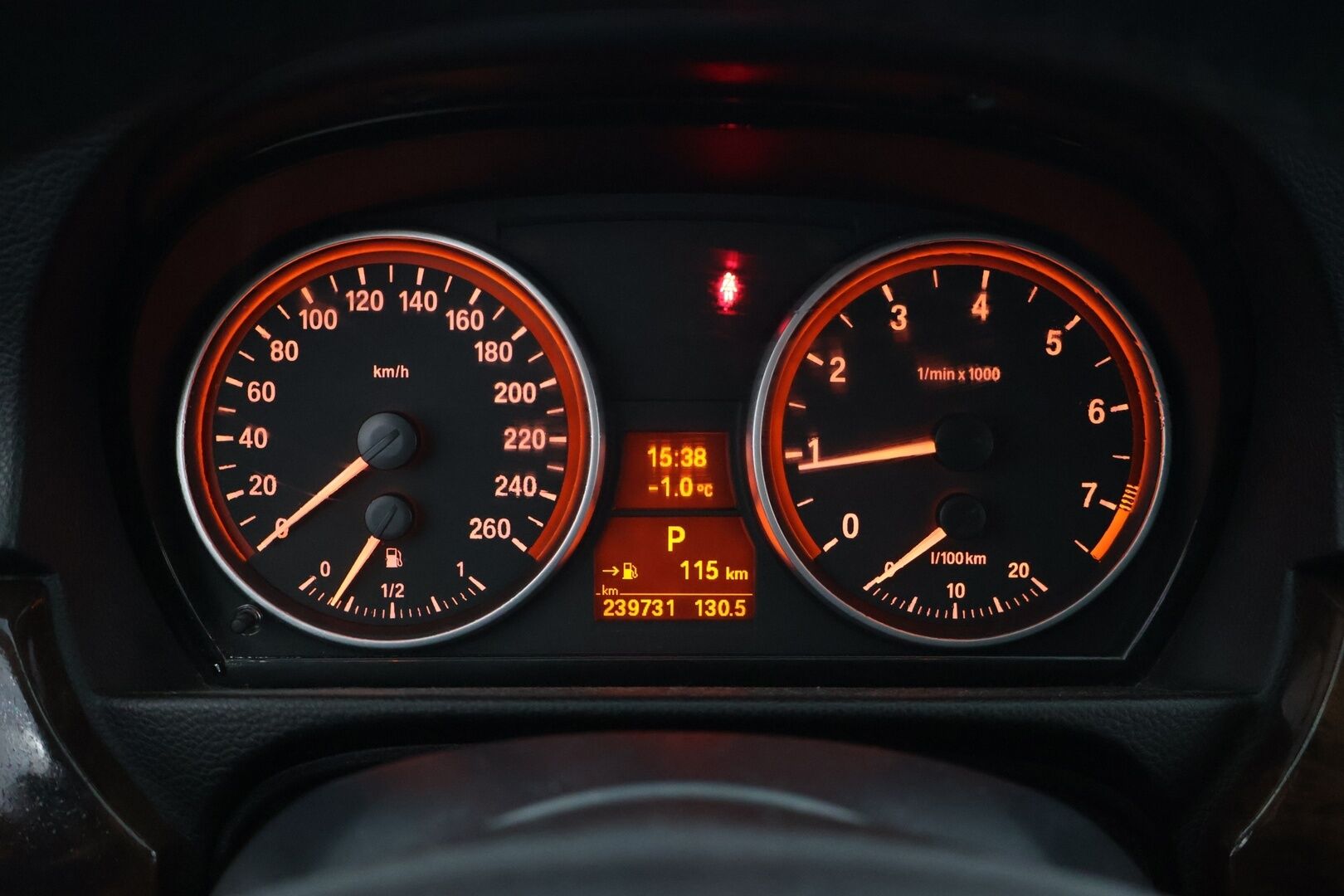 BMW 330 2007 xiA E91 Touring - YritysOutlet - Myydään vain yrityksille  **Sporttipenkit muistilla / Webasto / ACC / iDrive** - Kahdet renkaat vanteineen ja kattava huoltohistoria!