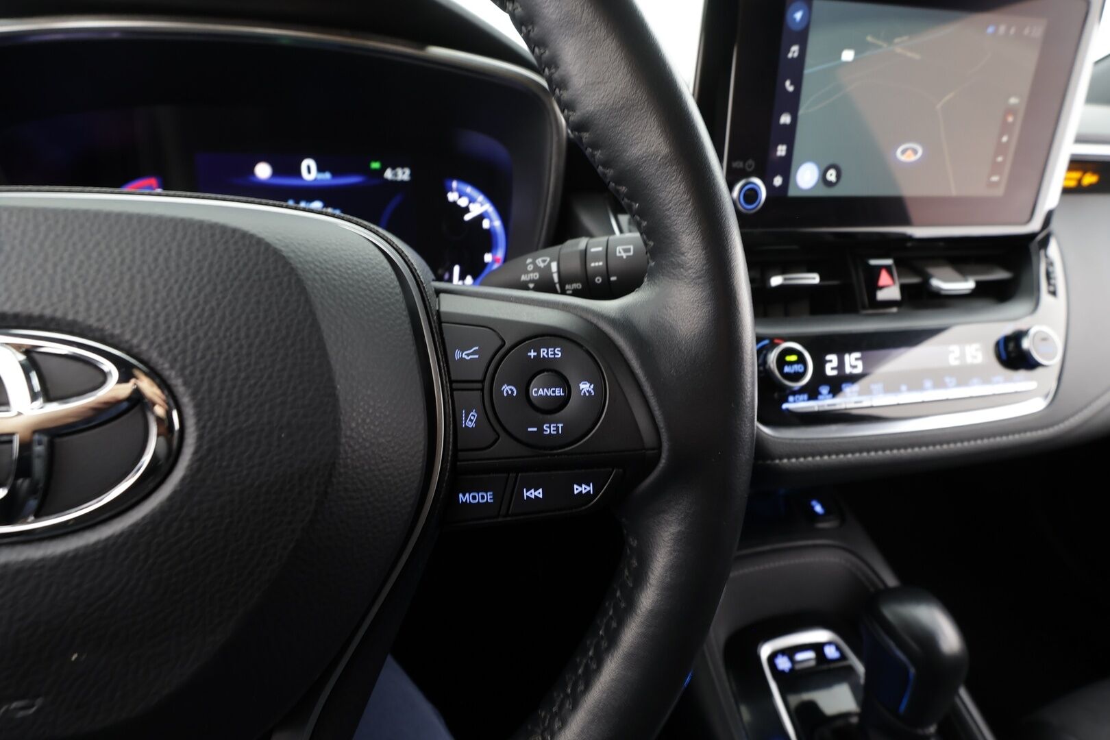 Toyota Corolla 2023 Touring Sports 1,8 Hybrid Prestige Edition * ACC / P.kamera / LED / Navi / Puolinahat / KeylessGo / Sähköluukku * - 1.Om Suomi-auto / Kahdet renkaat aluvanteilla / Merkkihuollettu - HULLUT JOULUT KORKOTARJOUS 2,49% 