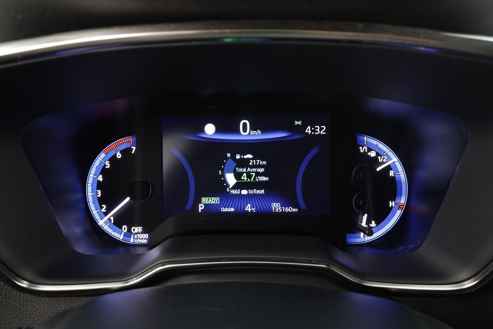 Toyota Corolla 2023 Touring Sports 1,8 Hybrid Prestige Edition * ACC / P.kamera / LED / Navi / Puolinahat / KeylessGo / Sähköluukku * - 1.Om Suomi-auto / Kahdet renkaat aluvanteilla / Merkkihuollettu - HULLUT JOULUT KORKOTARJOUS 2,49% 